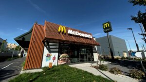 helados con ketchup y nuggets a mansalva