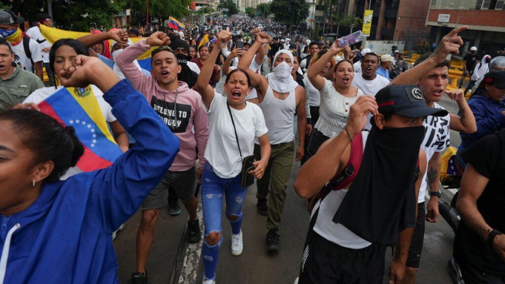 masivas protestas opositoras contra Nicolás Maduro ya dejaron al menos un muerto