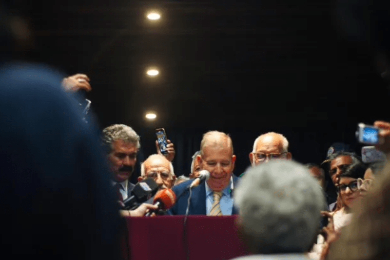 se comprometió a enfrentar y solucionar los problemas que están viviendo (+Video)