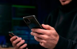 ¿Puede el Gobierno desbloquear tu móvil? Depende del modelo