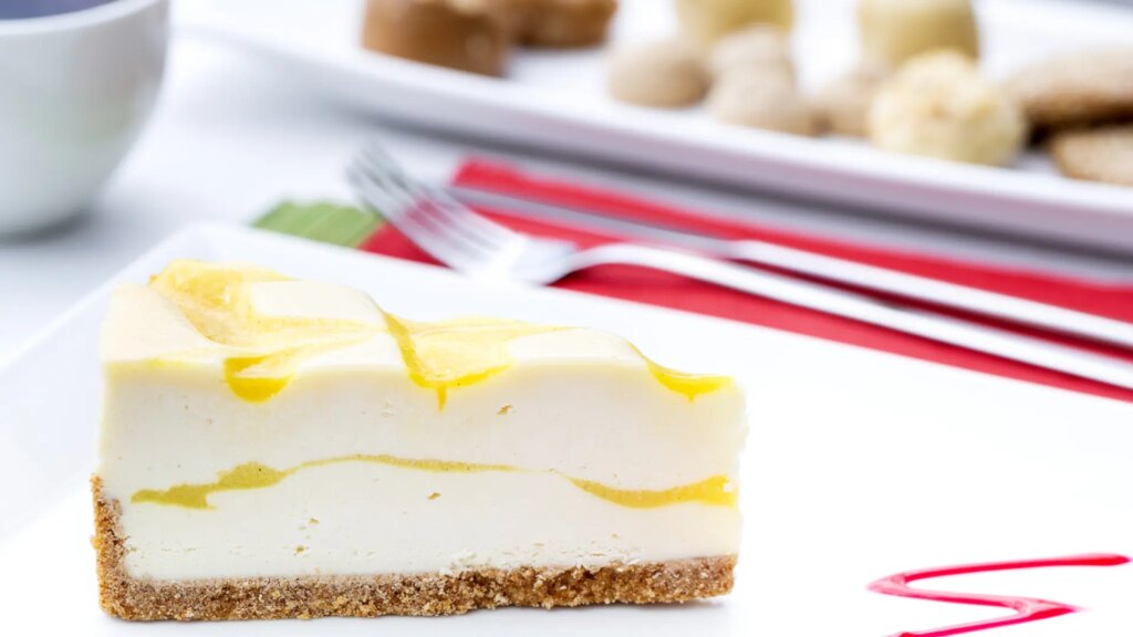 La tarta de limón fácil, rápida y saludable que puedes hacer sin horno y con 3 ingredientes