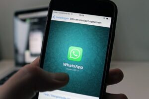 Maduro inicia campaña contra WhatsApp por servir de vía para "amenazar a Venezuela"