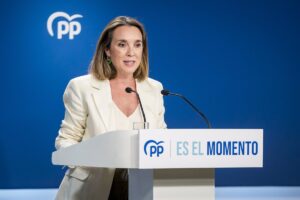 El PP culpa a Sánchez de que el CNI no "vigile" a Puigdemont y de ponerle una "alfombra roja con siglas del PSOE"