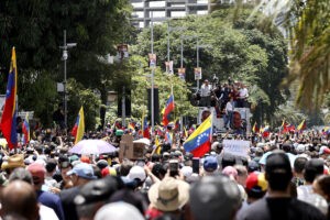 López Obrador ofrece más apoyo de México en Venezuela pero sin "intervencionismo"