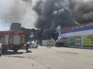 Al menos 14 muertos en un ataque ruso contra un supermercado en Donetsk