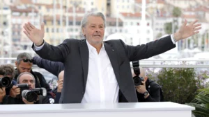 Alain Delon, "el ícono del cine" que pasó de ser el más lindo del mundo a estar deprimido y pedir la eutanasia - AlbertoNews