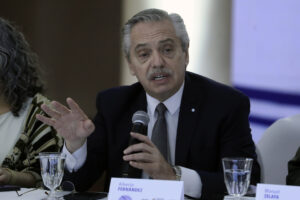 Alberto Fernández denuncia a su exesposa tras difusión de videos íntimos