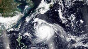 Alerta en Japón por la llegada del tifón Shanshan con vientos de más de 250 kilómetros por hora
