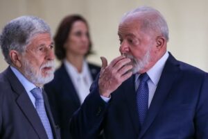 Amorim dice que "cosas están muy difíciles" en Venezuela, pero seguirán evitando el conflicto