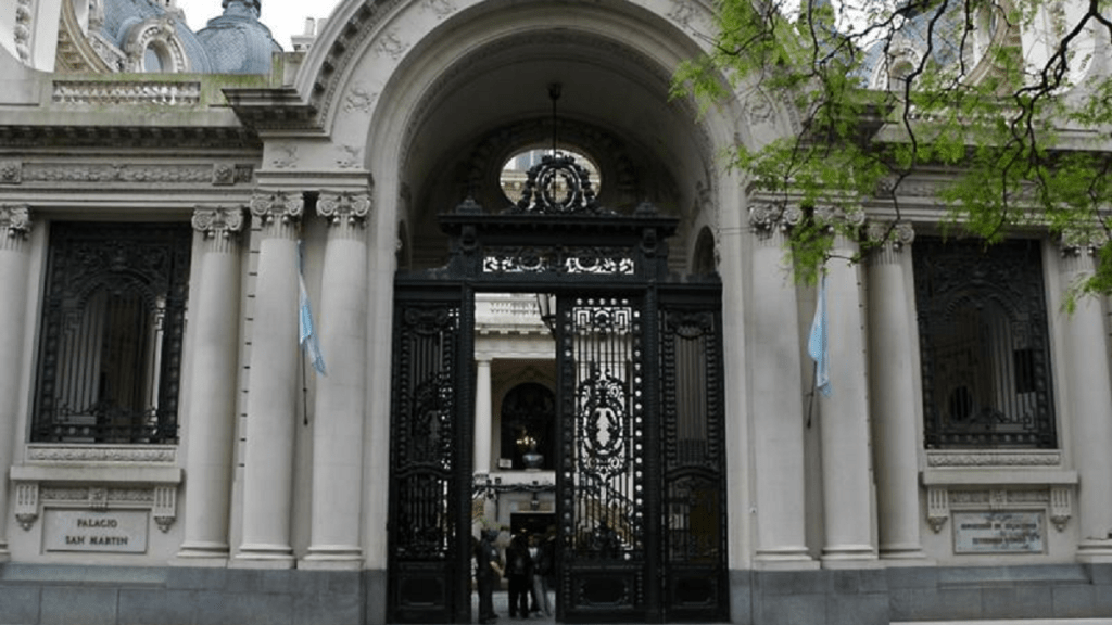 Ante escalada bélica, Cancillería sugirió evitar viajes al Líbano