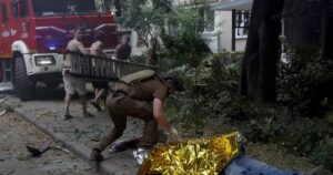 Ascendieron a nueve los muertos por los bombardeos rusos contra la población civil en Kharkiv
