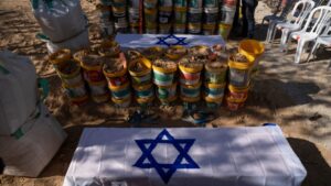 Ataques aéreos israelíes golpean Gaza y el sur del Líbano en medio de presiones para un alto el fuego