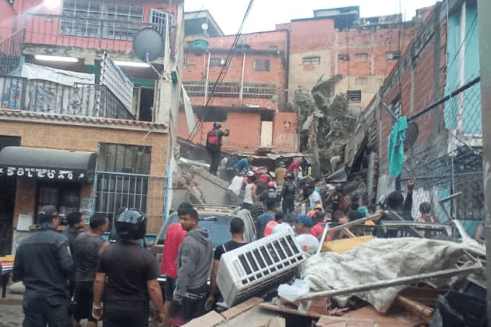 Aumentaron a 13 las víctimas por explosión de una bombona de gas en Petare