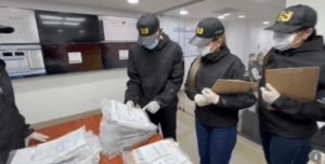 Autoridades del TSJ llegan al CNE para validar actas electorales
