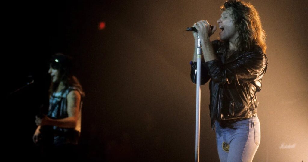 Balazos, heridos y destrozos: cómo Bon Jovi enfrentó el caos para hacer uno de sus conciertos más dramáticos