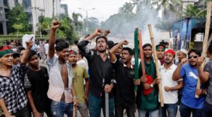Bangladesh, en toque de queda y con 91 muertos en la peor jornada de protestas antigubernamentales - AlbertoNews