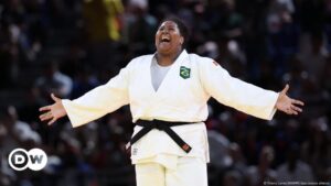 Beatriz Souza le da a Brasil su primer oro en París 2024 – DW – 02/08/2024
