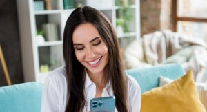 Beneficios para quienes buscan comprar vivienda en Bogotá y usando el celular