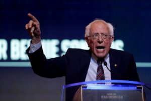 Bernie Sanders exige a las autoridades abstenerse de usar la fuerza contra manifestantes pacíficos