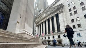 Bolsa de Nueva York cierra con fuertes alzas tras comentarios de Powell