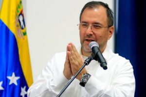 Canciller Gil a jefa del Comando Sur: Su cinismo es enorme
