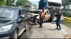Choque múltiple con 16 vehículos deja 7 lesionados en Yaracuy