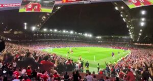 Como en el estadio, pero en el bar: la espectacular “experiencia inmersiva” para ver partidos de fútbol que es viral