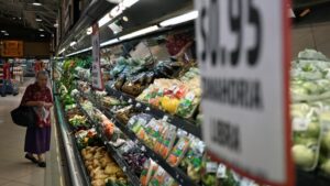 Congreso salvadoreño aprueba eliminar aranceles para alimentos de la canasta básica y otros productos
