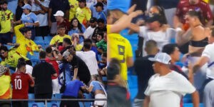 Conmebol sanciona a 11 jugadores de Uruguay por refriega en Copa América
