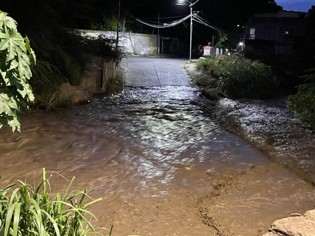 Crece río de Marapa El Piache