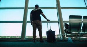 Cuánto tiempo se debe estar antes de un vuelo internacional, para no tener líos