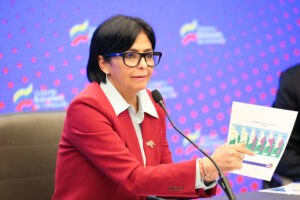 Delcy Rodríguez es ratificada como Vicepresidenta Ejecutiva y asume el Ministerio de Petróleo
