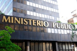 Detienen a exfiscal del Ministerio Público por delito de retraso u omisión de funciones