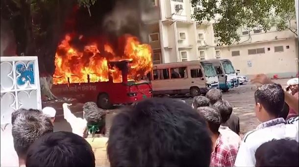 Dimite la primera ministra de Bangladesh y abandona el país ante las fuertes protestas