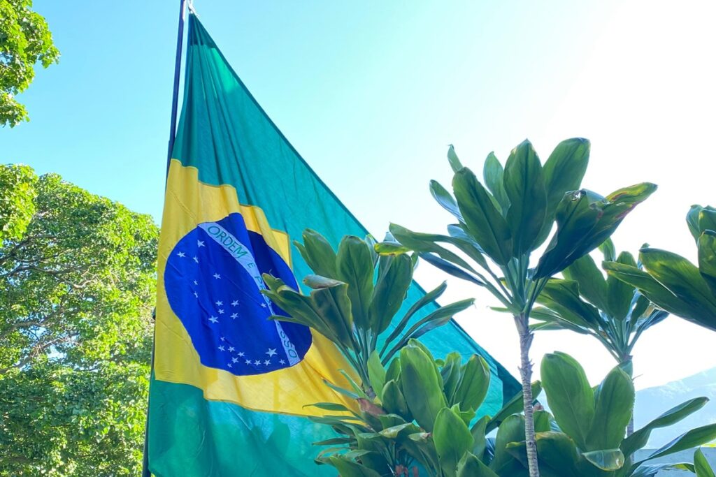 Diplomáticos argentinos salen de Venezuela: Brasil asume asilados, bienes y archivos