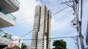 Distrito selló el edificio Lagos del Cabrero