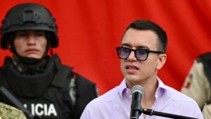 Ecuador pide a sus ciudadanos abandonar Israel pero mantiene a vicepresidenta en ese país