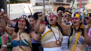 Ecuatorianos votaron para poner fin a extracción de crudo en Amazonía; un año después no ha pasado