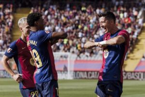 El Barça brilla con Olmo titular y un 'hat-trick' de Raphinha