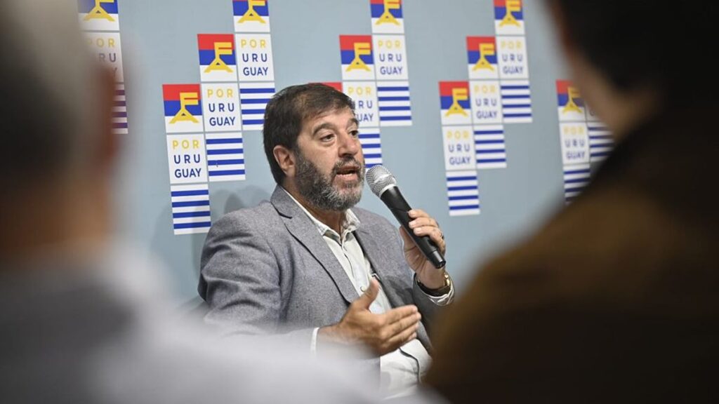 El Frente Amplio acusó a dirigentes del Partido Nacional de atacarlo con fake news