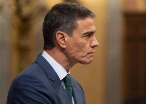 El PP busca apoyos para citar a Sánchez y cuatro ministros a comparecer en el Congreso