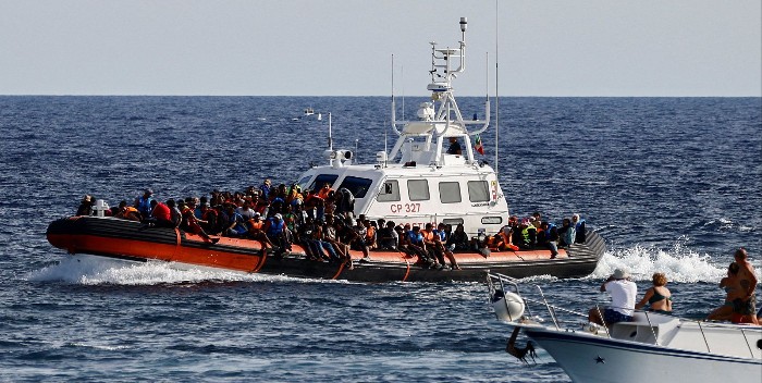 El barco de Médicos Sin Fronteras rescata a 139 migrantes en el Mediterráneo - AlbertoNews