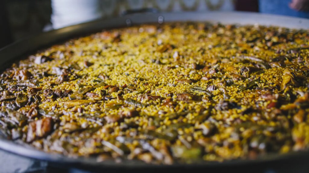 El chef detrás del boom de las tapas en el Reino Unido revela su truco para un socarrat perfecto