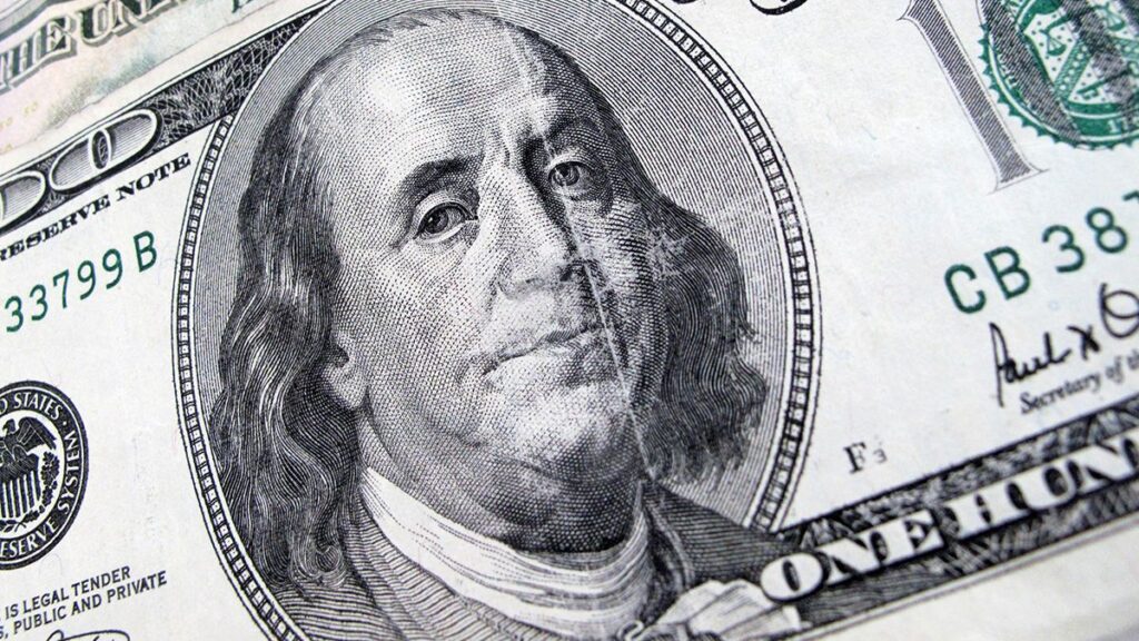 El dólar abrió la semana a la baja y transita agosto en terreno negativo
