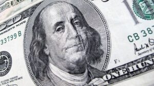 El dólar abrió la semana a la baja y transita agosto en terreno negativo