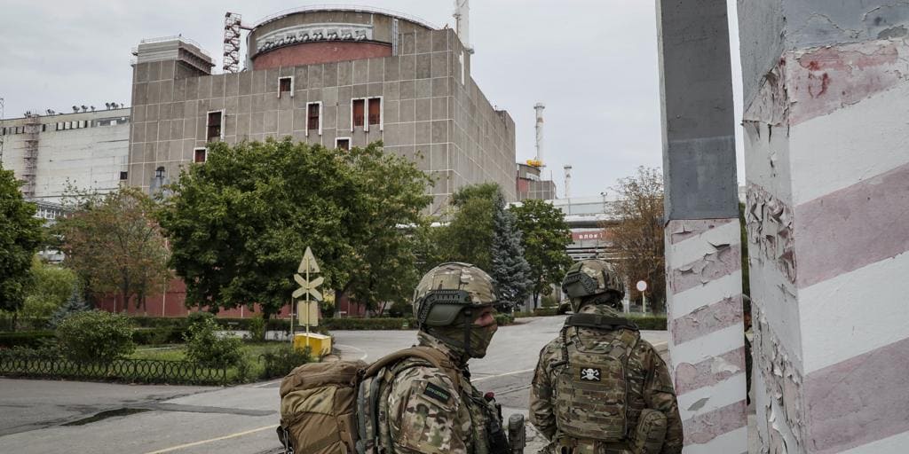 El gobernador de Zaporiyia denuncia un incendio en la torre de refrigeración de la central nuclear