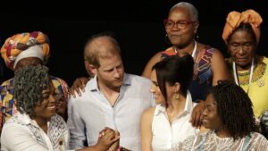El príncipe Harry y Meghan Markle llegaron a Cali y 'azotaron baldosa' al ritmo de salsa, video