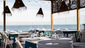 El restaurante con mejores vistas al Mediterráneo donde podrás comer por 20 euros