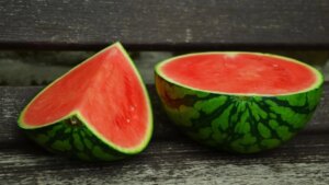 El truco de los 'dos dedos' para elegir la mejor sandía en el supermercado