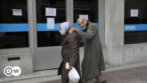 "El veto va a ser completo" al aumento de pensiones – DW – 24/08/2024